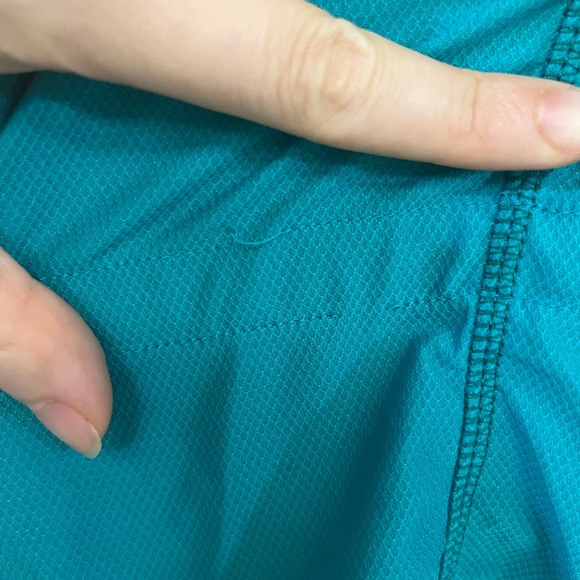 Athleta : Teal Green Short Sleeve Top with zippered back pocket - Picture 3 of 3